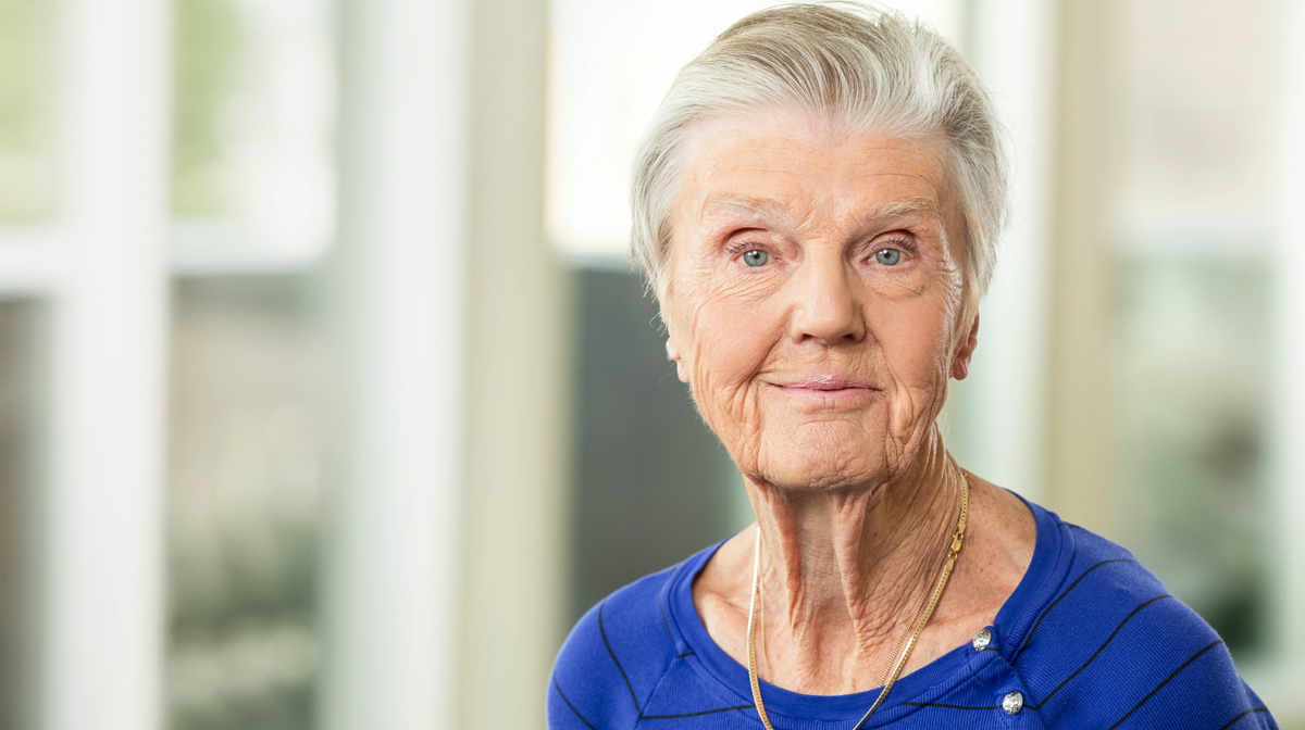 Porträtt av Barbro Westerholm (L) i klarblå tröja